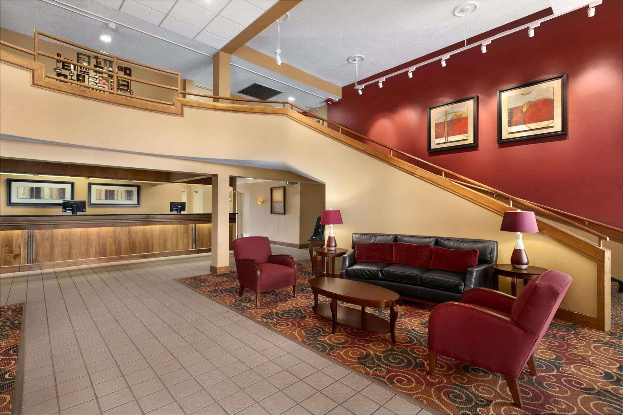 Ramada Burlington Hotel And Conference Center Exterior foto
